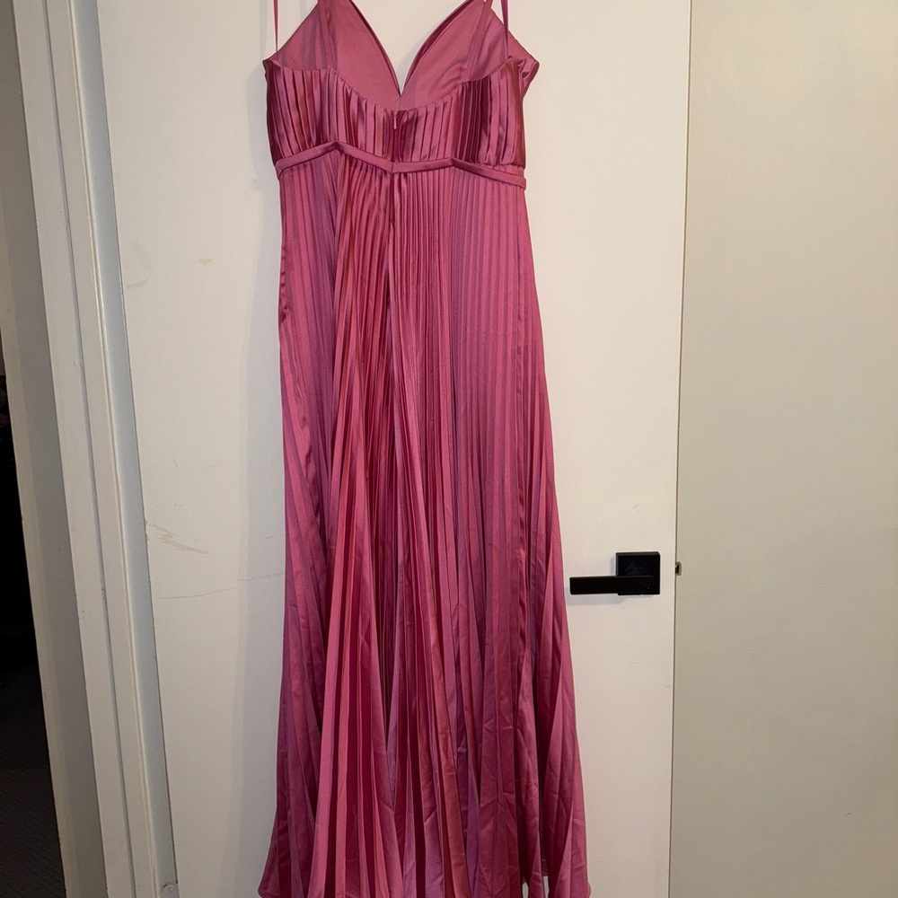 MAC DUGGAL Pink Pleated Plunge Neck Wide Leg Jumpsuit SIZE: 4 - Picture 7 of 10